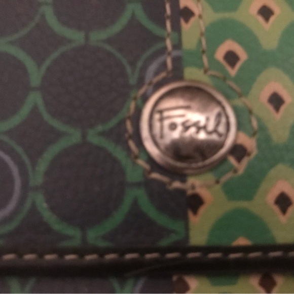 Fossil Green Print Wallet - Picture 1 of 10